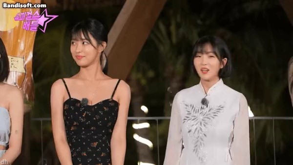 The height difference between Cho Hyun-young and Goh Mal-sook, who are excited