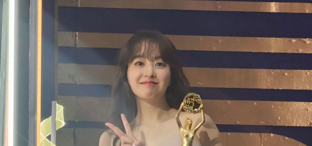 Park Bo Young, please give me a cheek heart!!