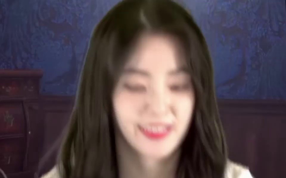 Red Velvet's IRENE who did the bust during stretching