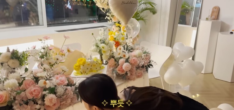 Girls' Day members who prepared a surprise bridal shower for Sojin.jpg