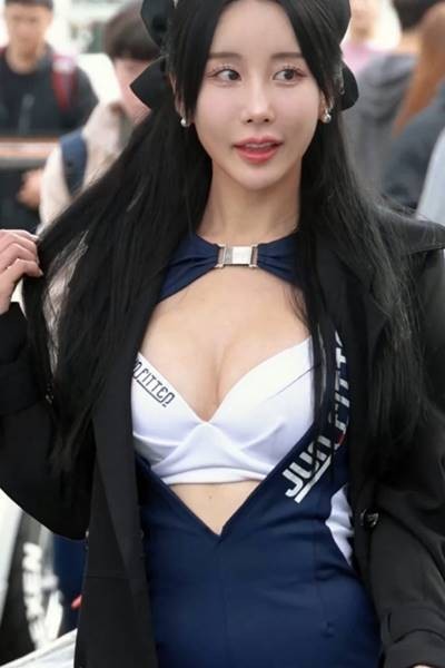 Racing model Mi-jin Kim, the final match of the 2023 Super Race Championship, Barette's breastbone
