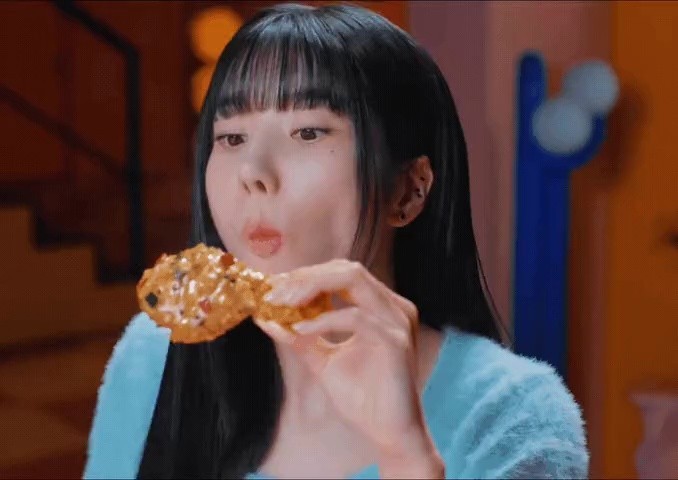 (SOUND)How Kwon Eunbi eats Jadam Chicken