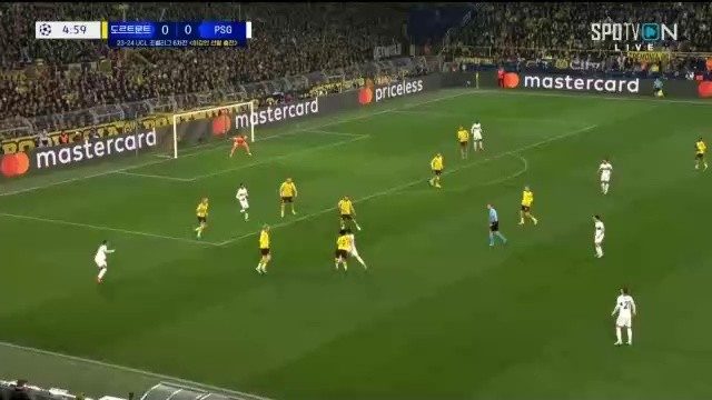 Dortmund vs. Lee Kang-in from Paris connects a good pass, but it doesn't finish