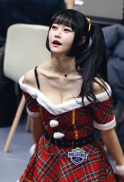 (SOUND)Pigtails Santa Clothes Top Chest Movement Jeong Ga Ye Cheerleader