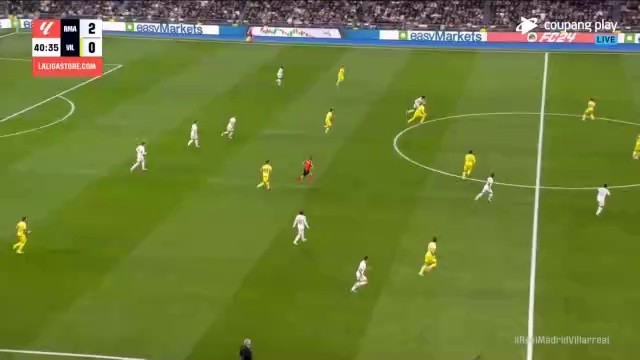 Real vs. Real Bellingham passes, runs, connects, penetrates, and everything If the box doesn't fall, it's just gone