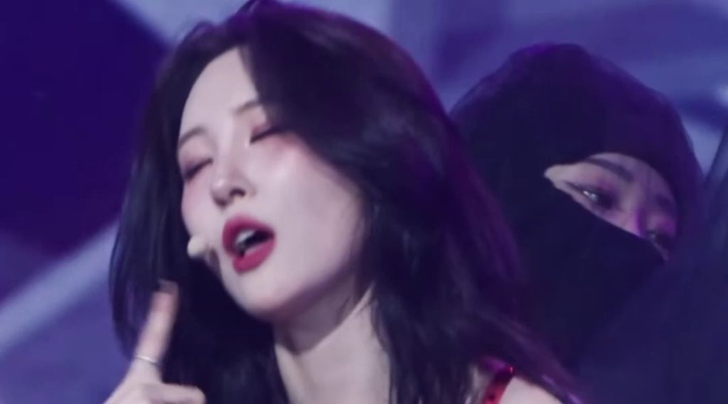 Red lingerie look with lights on the floor, Sunmi bust, Thigh thighs