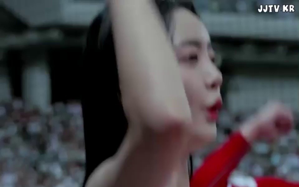 Next up, cheerleader's side profile. Armpits