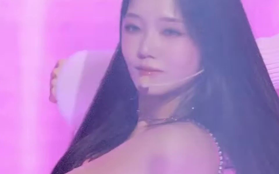 The pink lingerie look dress with down the shoulder strap, bust fromis_9's branch line