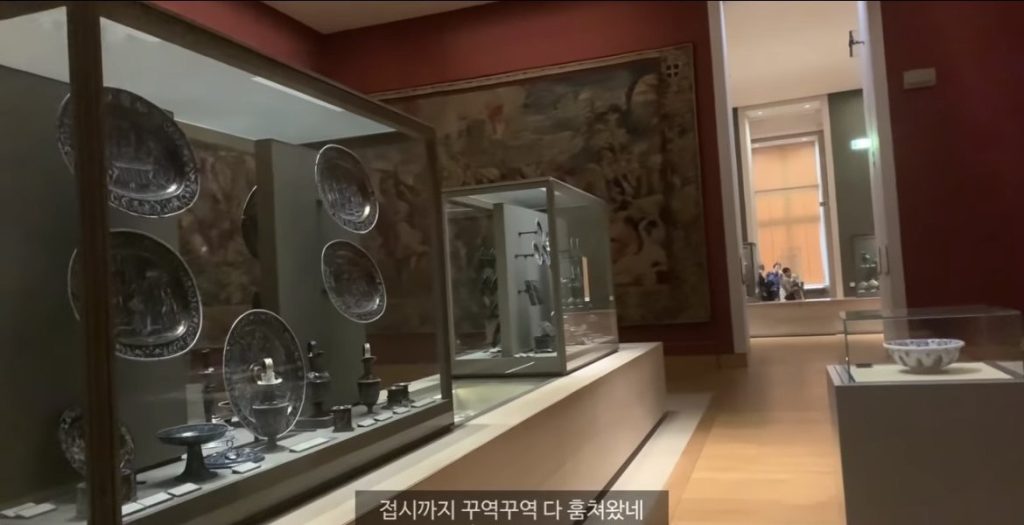 Korean subtitles to go to the French museum Jpg