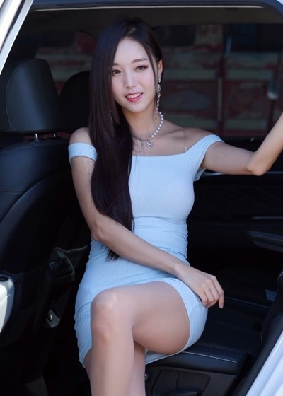 Racing Model Kim Ga-on Off-Solder Tight Dress