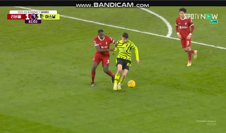 (SOUND)Liverpool vs Arsenal Arnold defensive scene