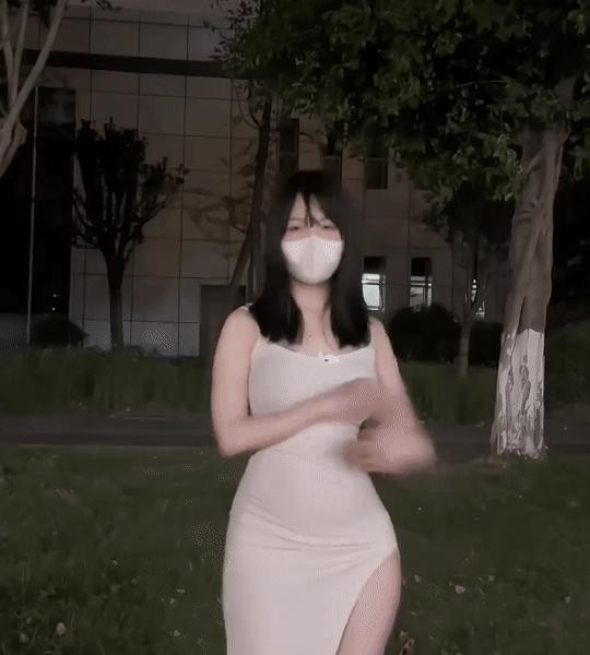 Dancing in Dongtan, gif