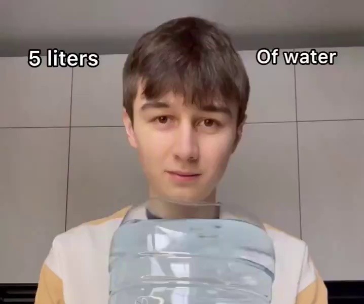 (SOUND)Scoop 5L of water with a fork