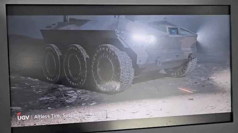 Korean-made man-killing unmanned robot car video