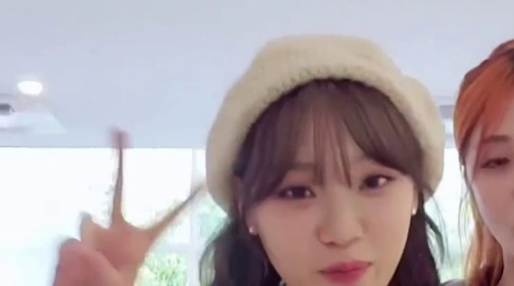 (SOUND)cute Yoon Sun-beam Kim Chae-won wearing a bread hat and a checkered vest
