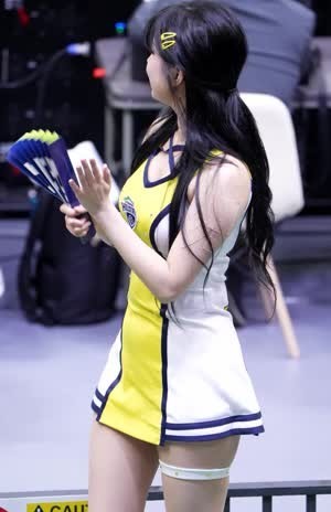 Lee Joo-eun cheerleader sleeveless close-up uniform