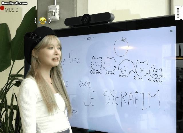 Eunchae imitating the drawing of Le Seraphim Sakura