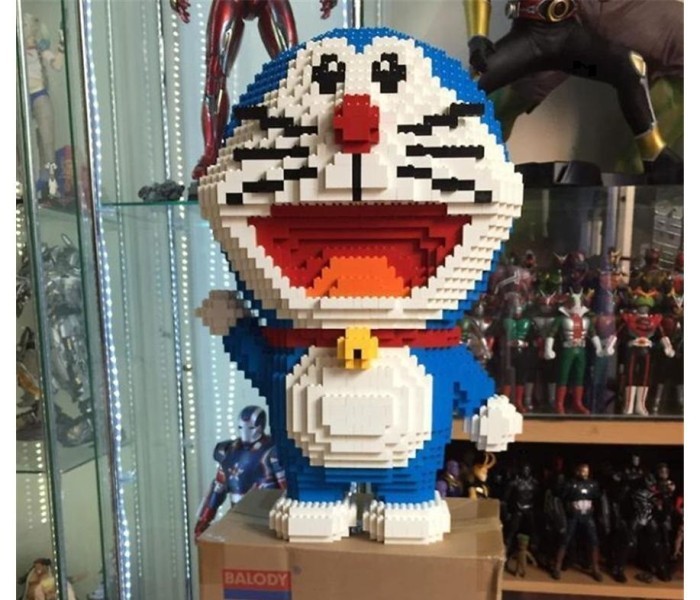 A cat broke a large Lego building for seven days