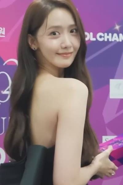 (SOUND)Yoona from Girls' Generation, who coordinates year-end dresses