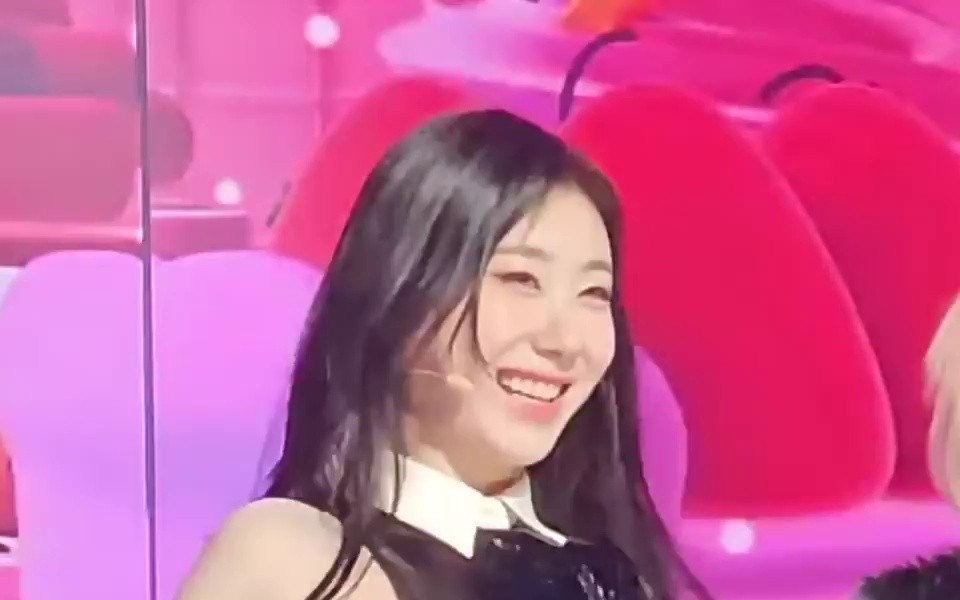 Enamel Chomini's inner shiny butt. Legendary ITZY CHAERYEONG