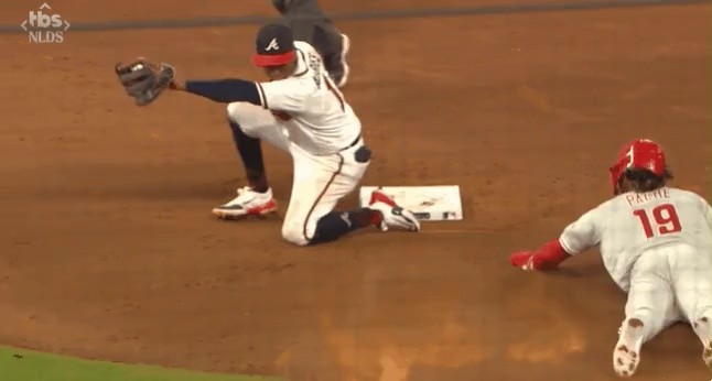 Sensible sliding that embarrassed the second baseman