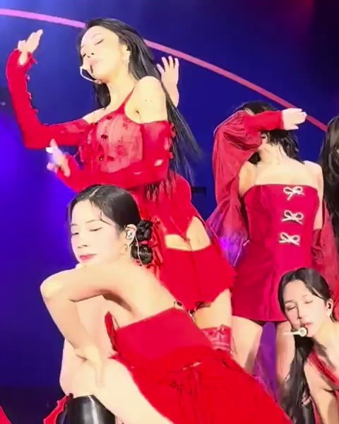 Halter neck red outfit black hot pants TWICE DAHYUN