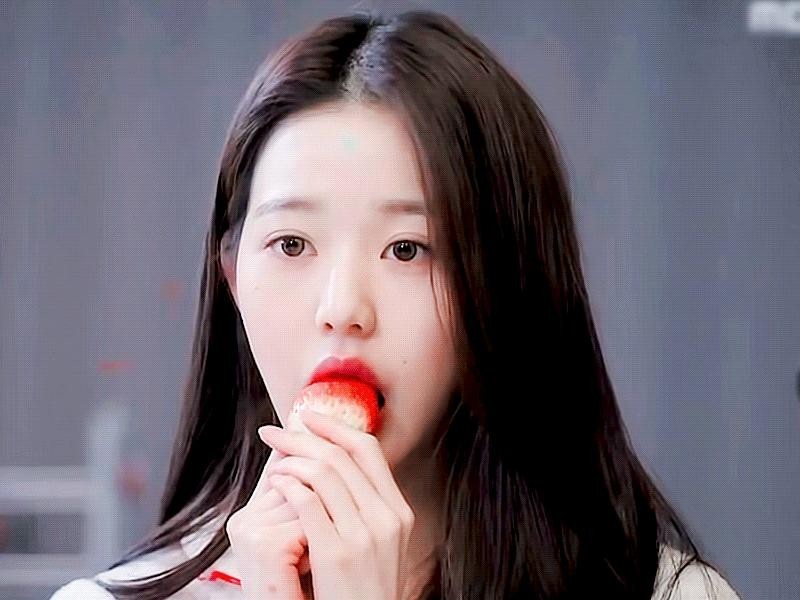 The famous Jang Won Young strawberry gif