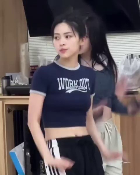 ITZY RYUJIN's choreography practice. Close-up tight shirt. Natural chest movement