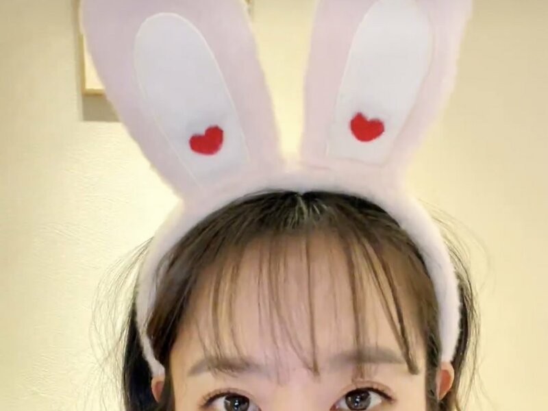 Park Bo Young's bare face live