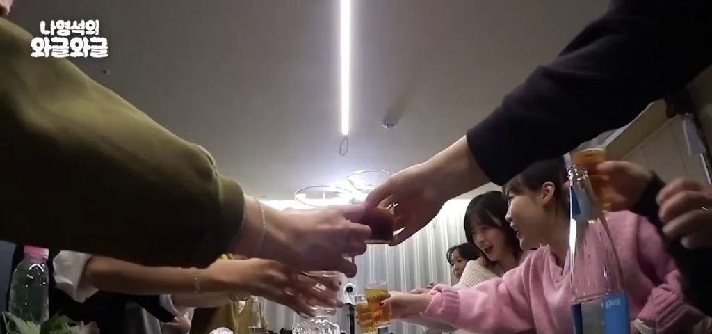 (SOUND)22-year-old Ahn Yujin who can drink naturally now