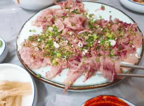 Raw fish JPG, which is usually eaten in Gyeongnam