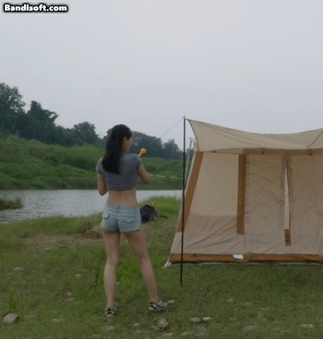 a person who sets up a tent