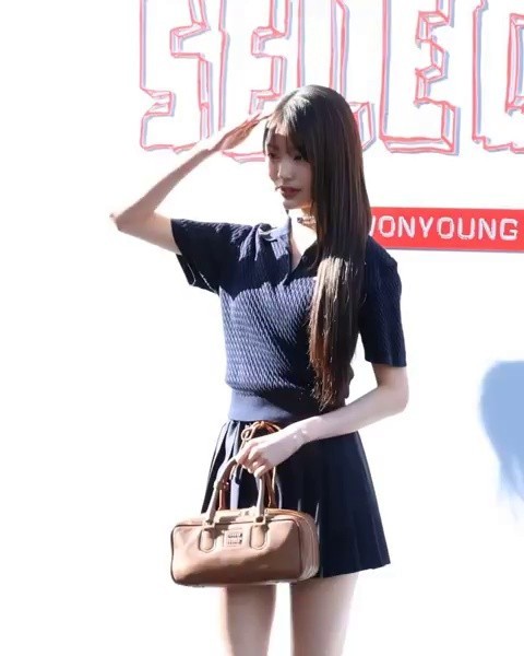 Miu Miu Photocall Ive Jang Won-Young shows off her superior proportions