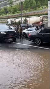 SUV thought it could go through a flooded tunnel
