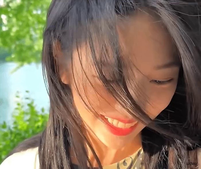 Ive Ahn Yujin in the Wind