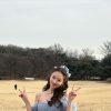 Actress Pyo Ye-jin off-shoulder Cinderella dress exposes elegant cleavage
