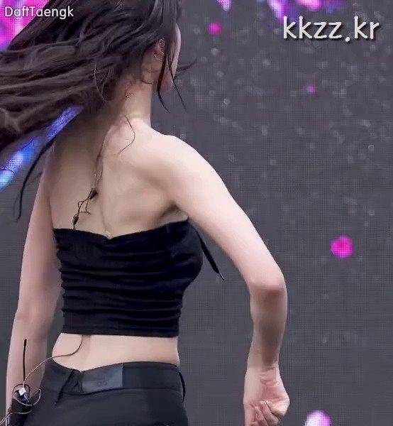 Tight back fit Oh My Girl Arin