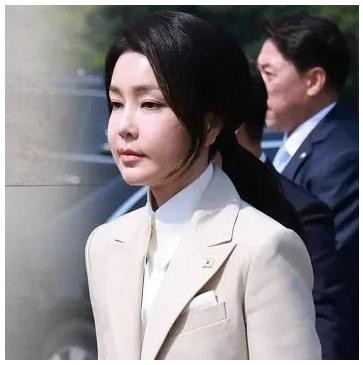 Statements related to Mrs. Kim are coming out more and more.