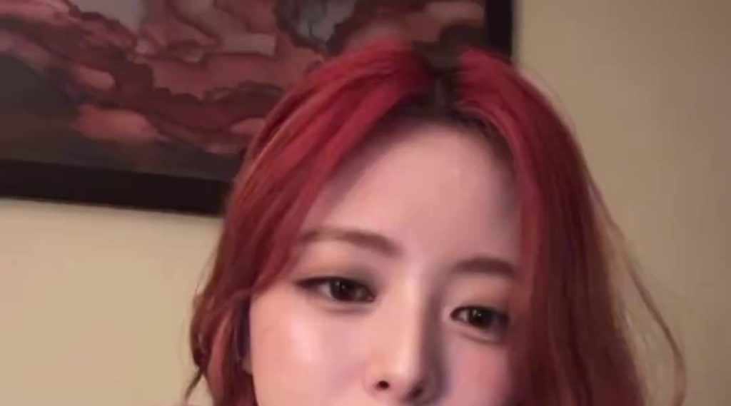 (SOUND)ITZY Yuna saw a chat saying """"I want to be Yuna's dog""""