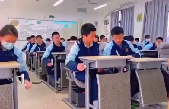 (SOUND)[Beware of sound] Chinese students’ bedtime
