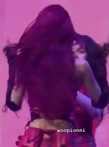 ITZY Yuna lifting buttocks in red leather hot pants + T-back design