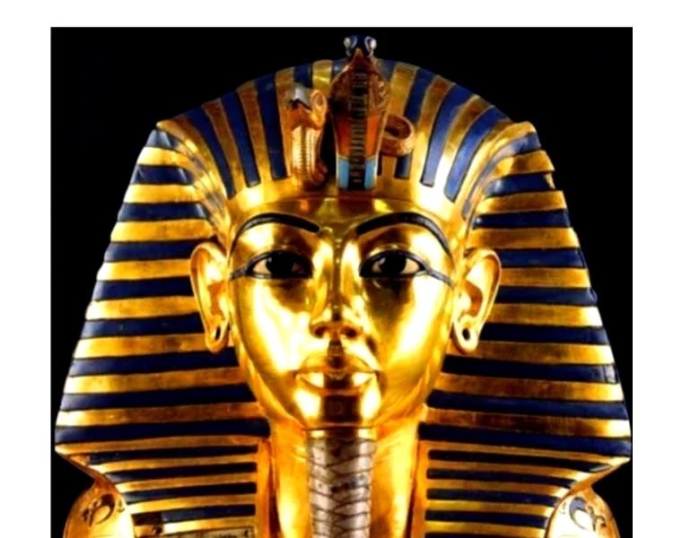 Set of legendary daggers discovered in Egypt