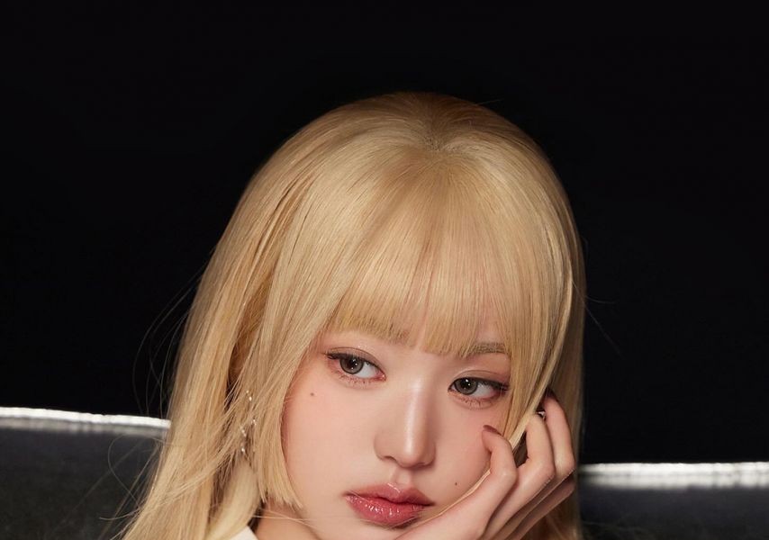 blonde jang wonyoung