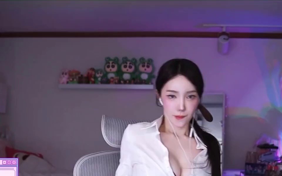 (SOUND)Red bra + red stockings, female secretary threatens with a whip ㅗㅜㅑ