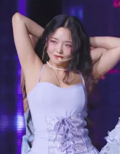 Fromis_9’s Noh Ji-seon, in good form before Water Bomb