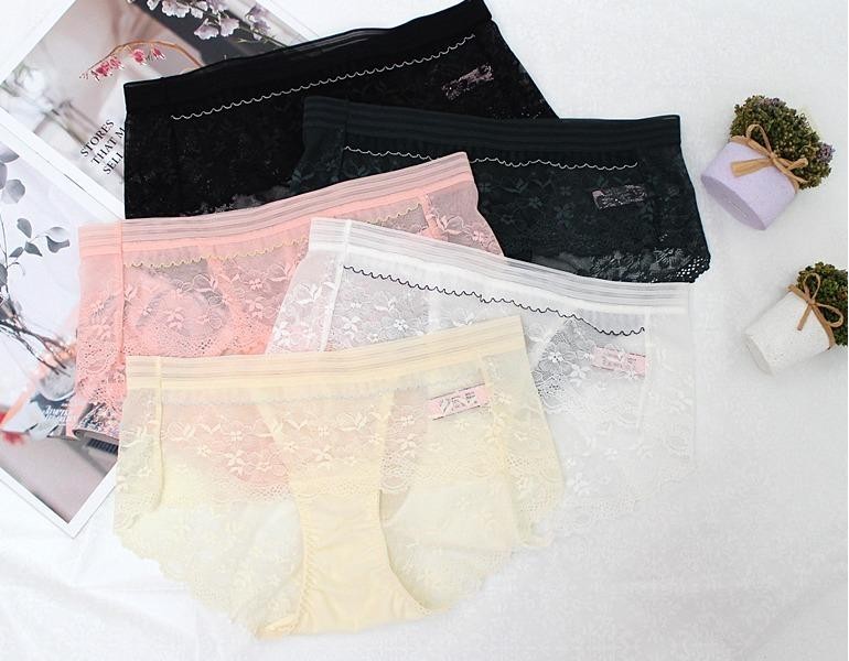 Two types of panties that are difficult to wear if you are not in shape haha.