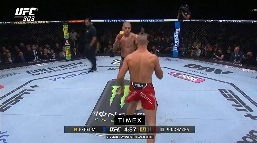 (SOUND)UFC 303 Ferreira high kick KO