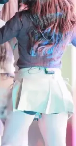 Beige tennis skirt, turn movement, fencing, immaculate buttocks, Stacy Se-eun